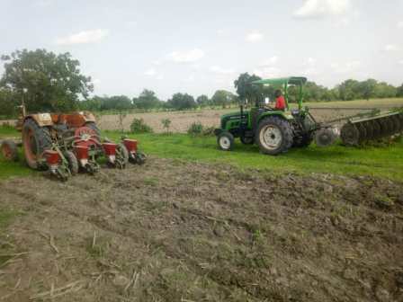 suite des travaux (semoir à maïs) 06/2019